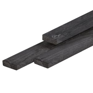 Douglas regel 2,1 x 4,5 x 300 cm, vers, zwart geïmpregneerd, fijnbezaagd, scherpkantig