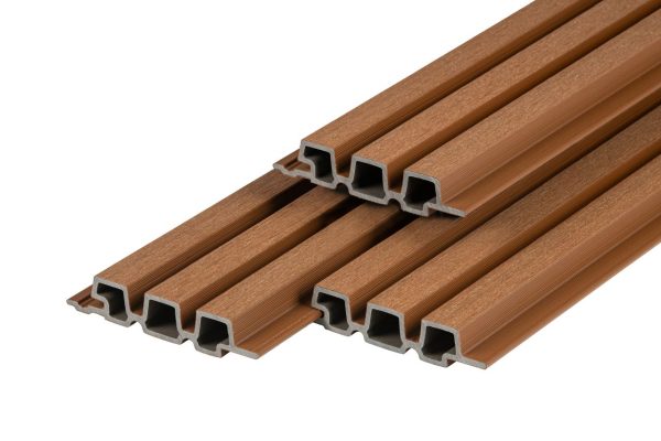 PuraTech 30 Composiet gevelbekleding triple profiel 3,3 x 17 x 390 cm, teak, brandklasse E