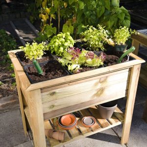Moestuintafel grenen groen geïmpregneerd met opbergplank en 6 plastic bakken