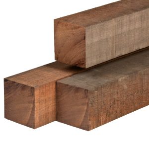 Azobé hardhout paal 10,0 x 10,0 x 200 cm fijnbezaagd, ongepunt